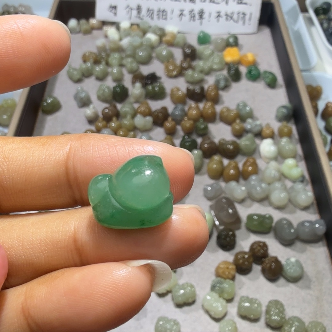 ～****和田玉未镶嵌珠宝奇石