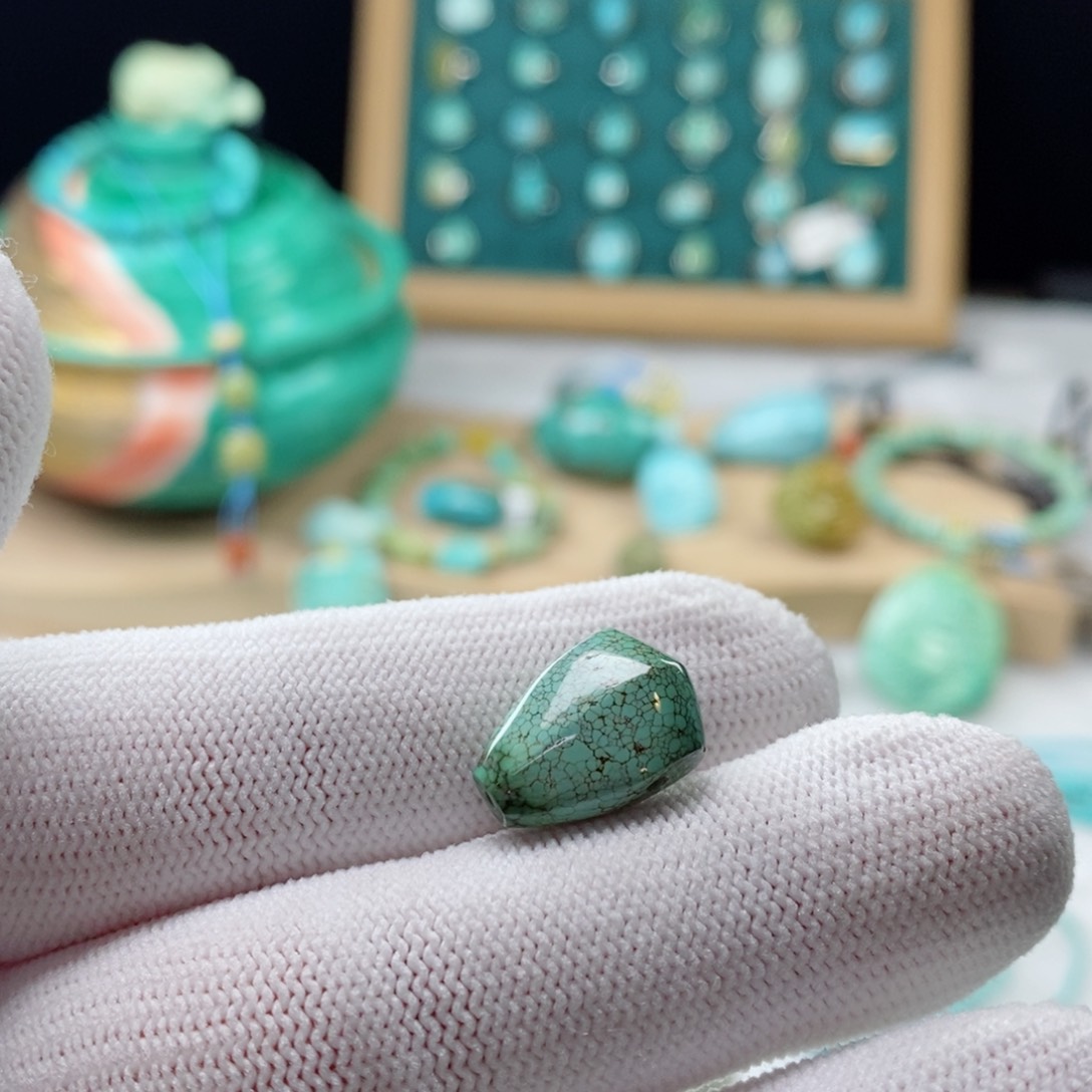 绿松石颈饰未镶嵌L****g