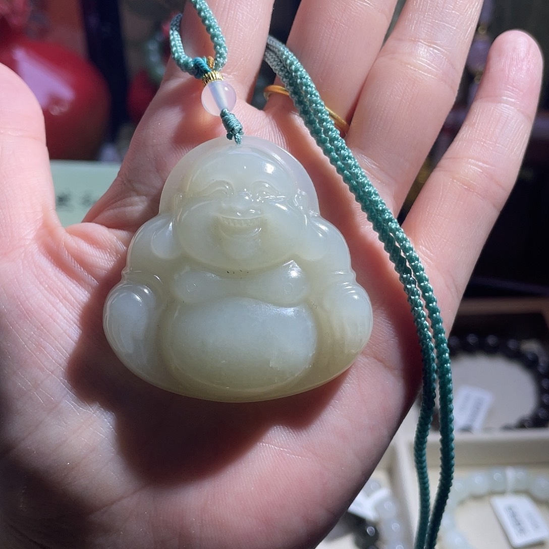 和田玉未镶嵌吊坠(赠链)