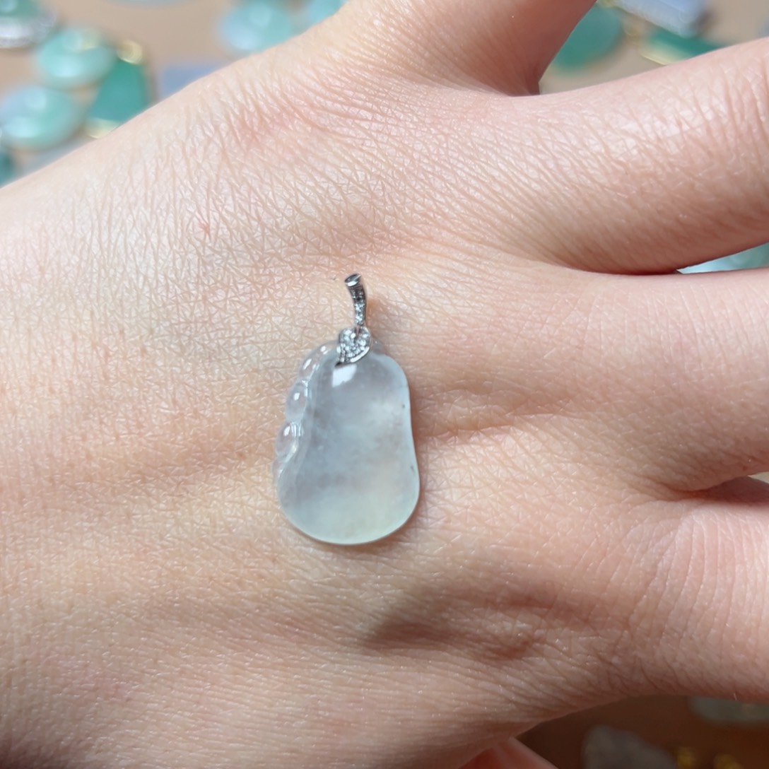 翡翠颈饰18K金镶嵌福瓜