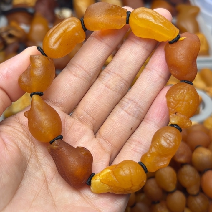 琥珀未镶嵌裸石天然蜜蜡