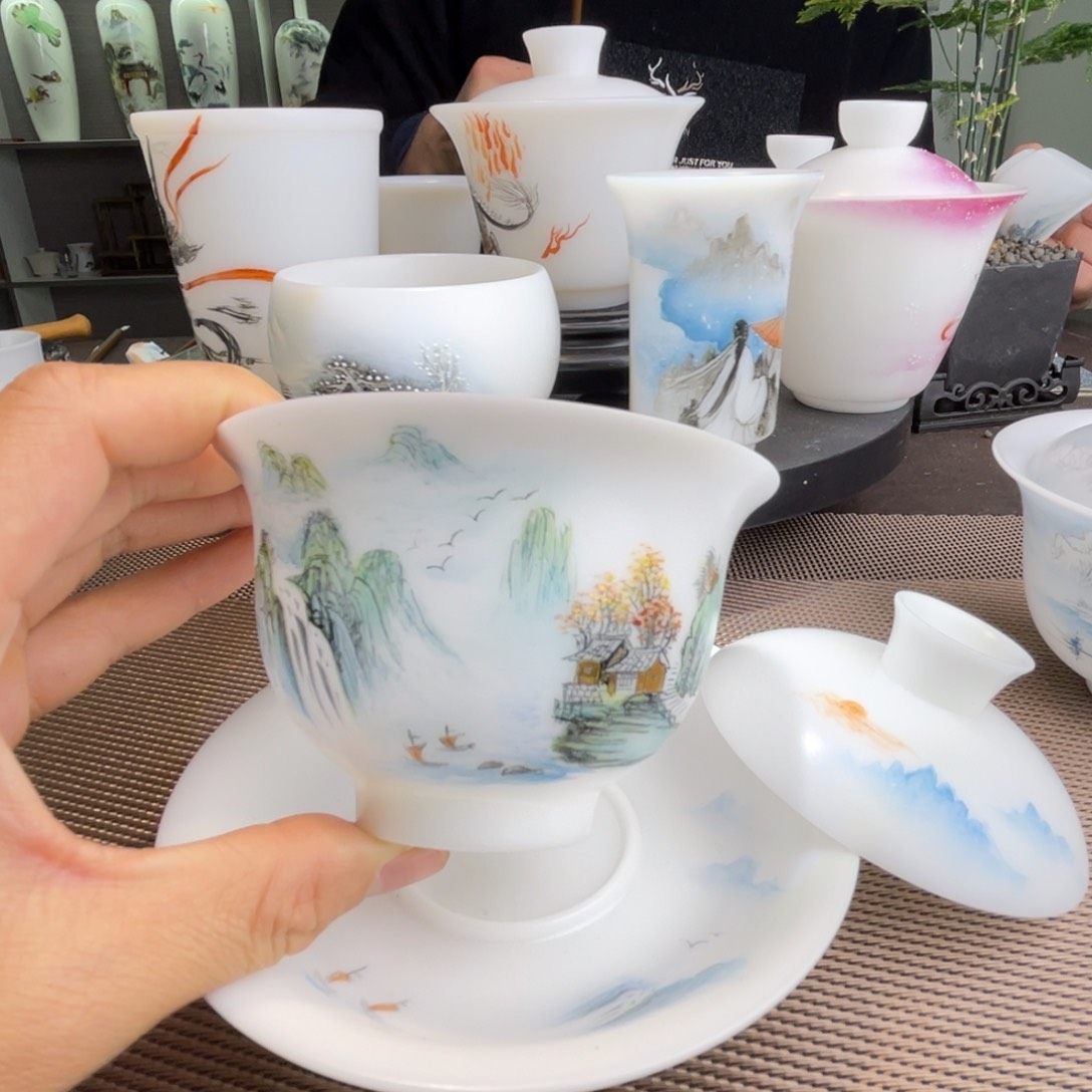 手绘青山绿水三才盖碗