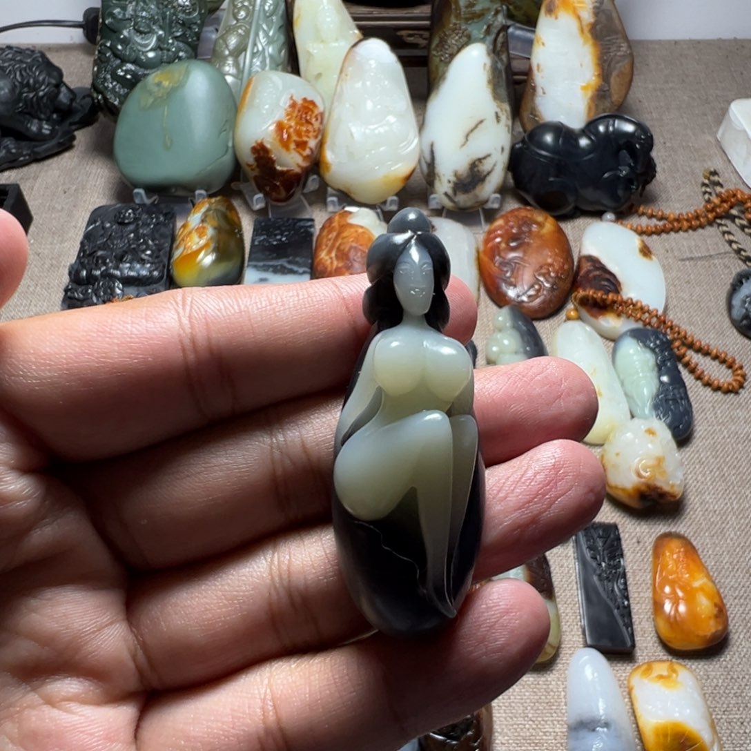 和田玉未镶嵌挂件一*羊遇贵人