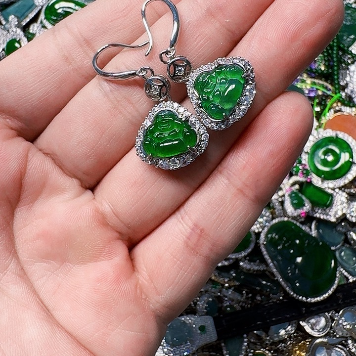 翡翠颈饰未镶嵌天然A货翡翠放漏