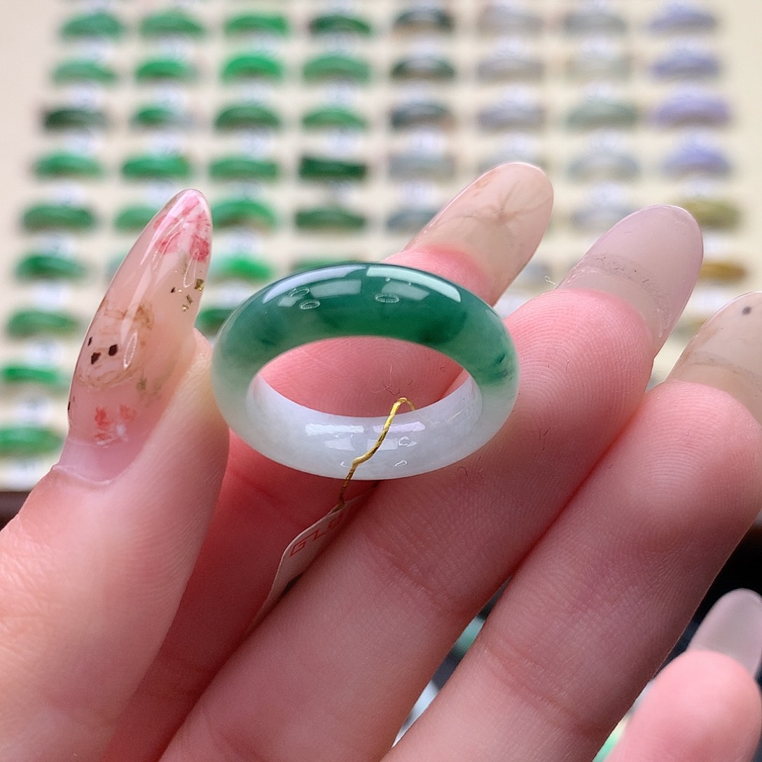 翡翠未镶嵌戒指港12