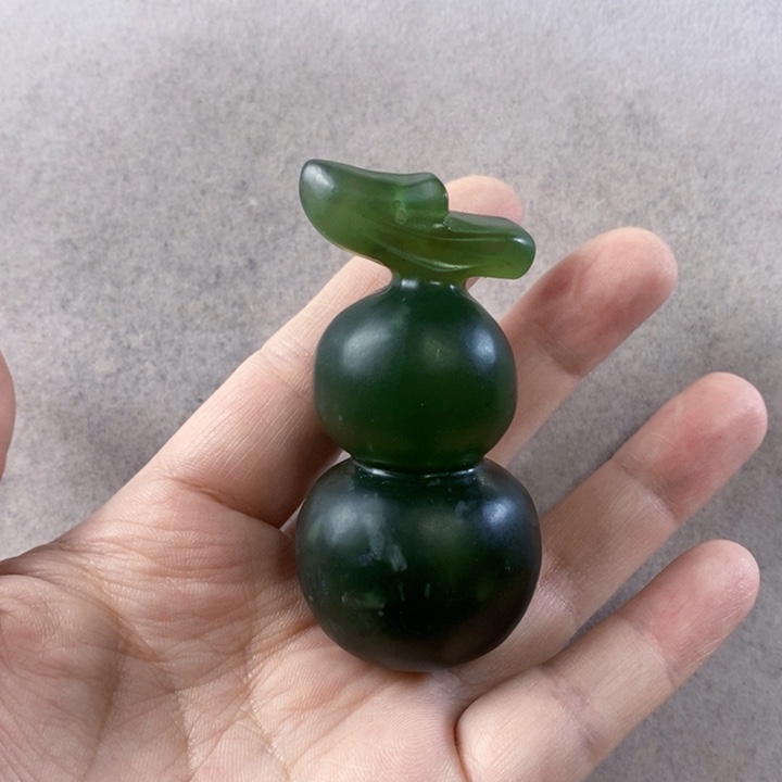 岫玉手把件未镶嵌