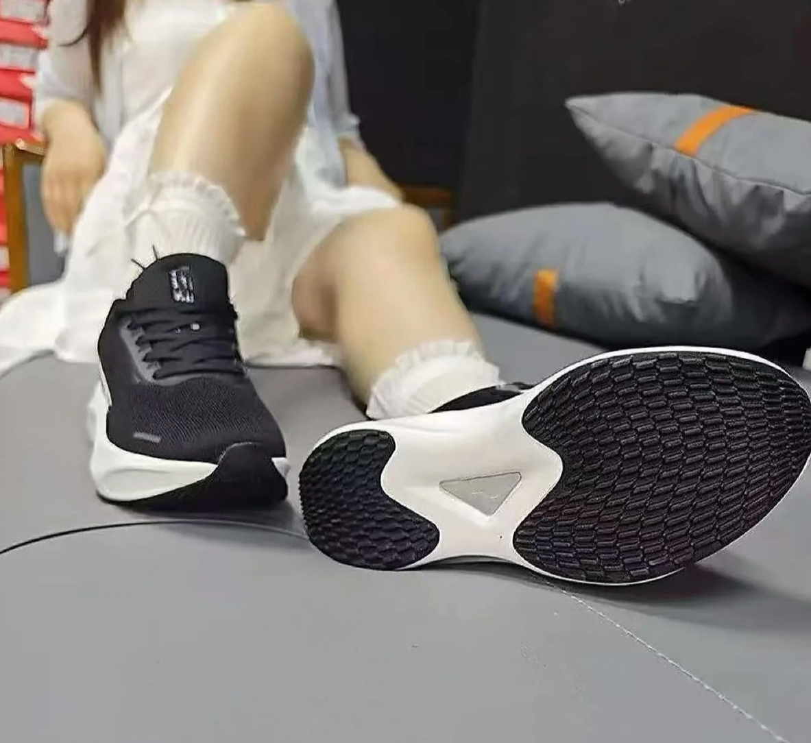 夏季网布运动跑步男女情侣款潮鞋减震耐磨防滑百搭时尚舒适软底