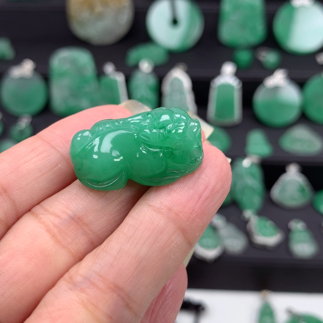 石英质玉（非洲翠）吊坠银S925镶嵌