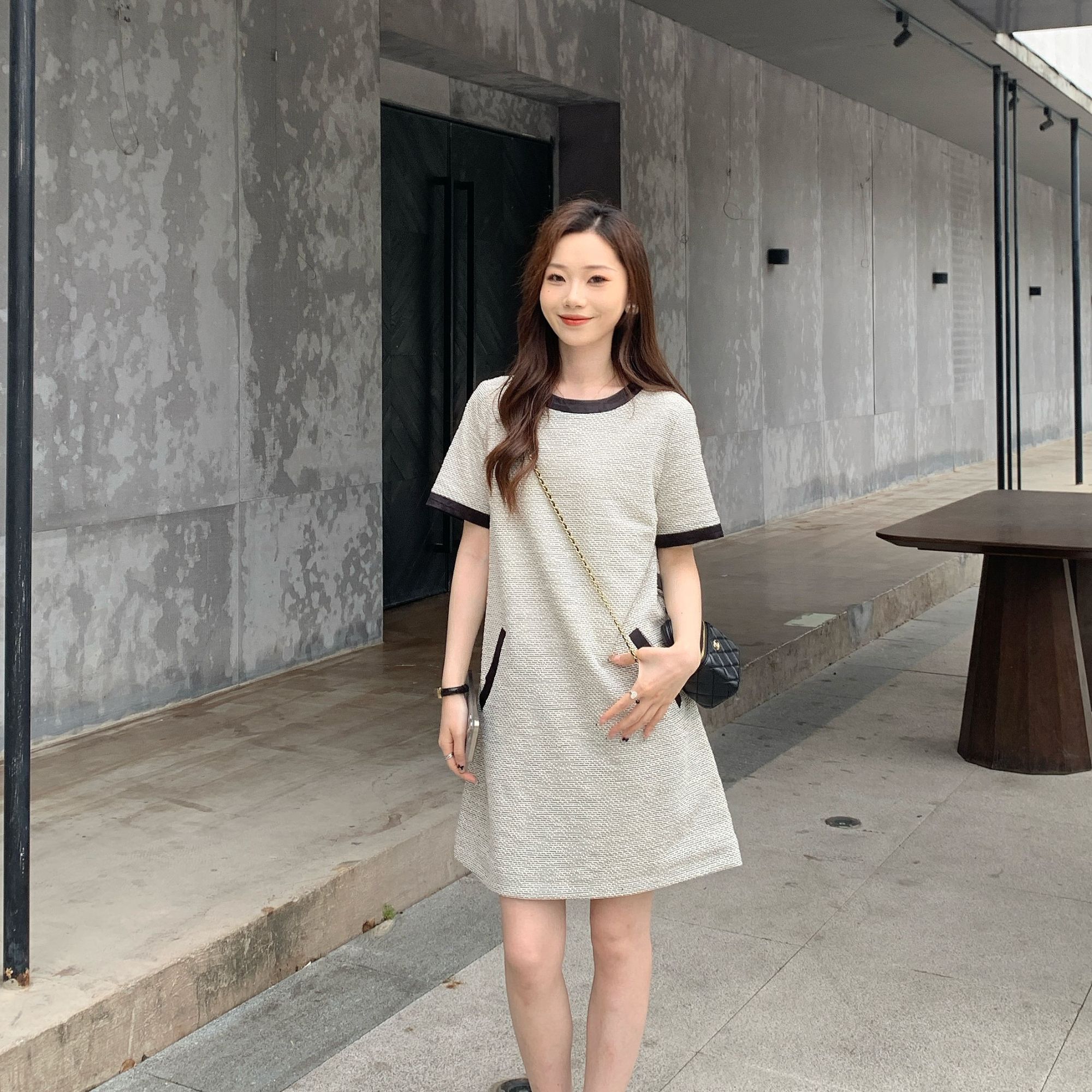 夏季时尚复古气质简约撞色圆领短袖连衣裙静奢风显瘦小香风-2519