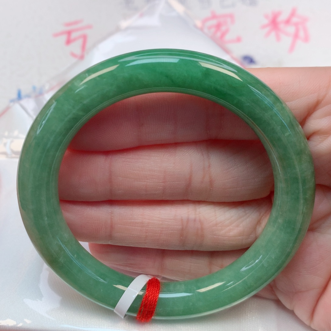 翡翠未镶嵌手镯53.8圆条 满绿