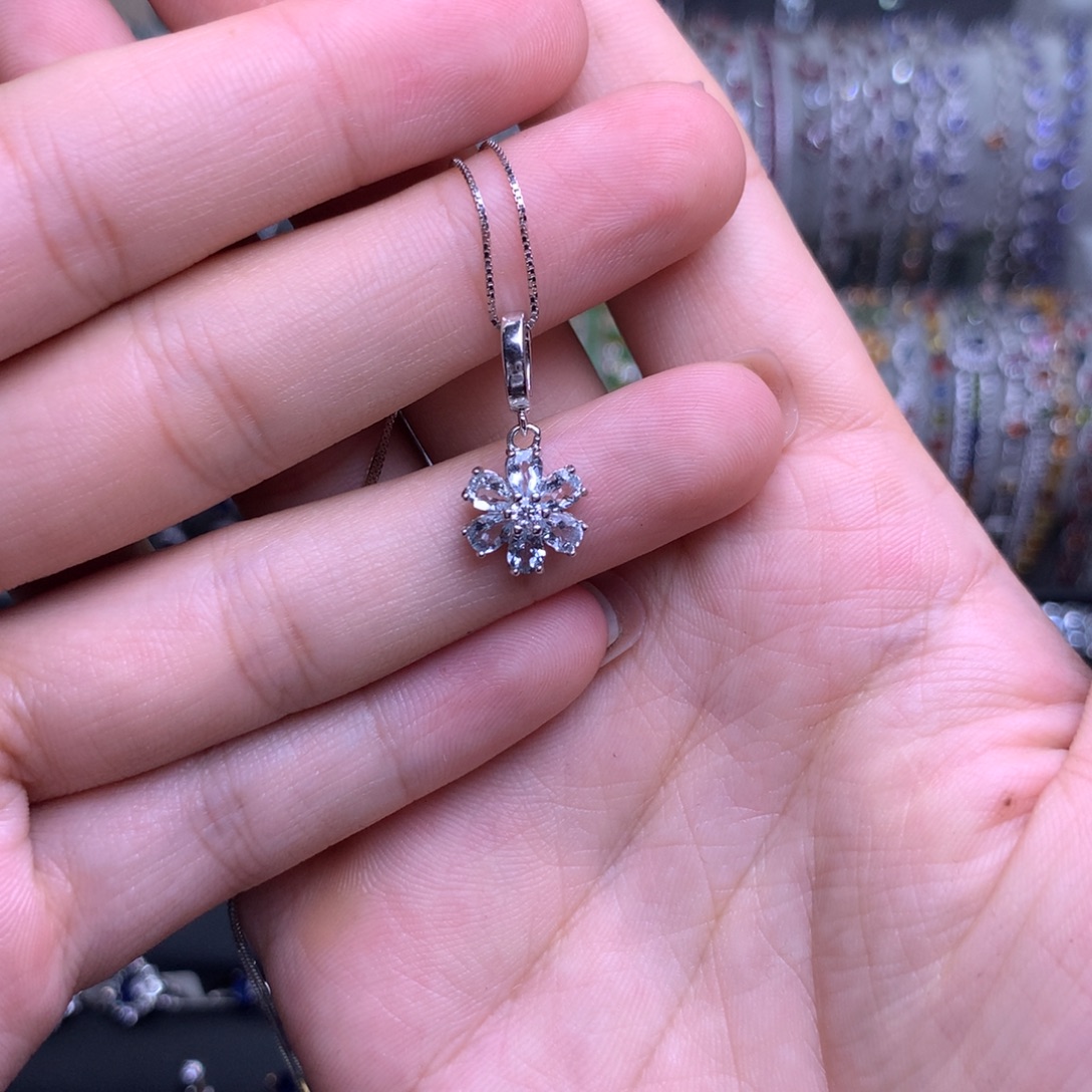 吊坠(赠链)海蓝宝石银S925镶嵌