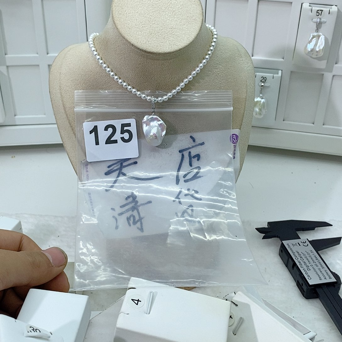 淡水珍珠颈饰合金