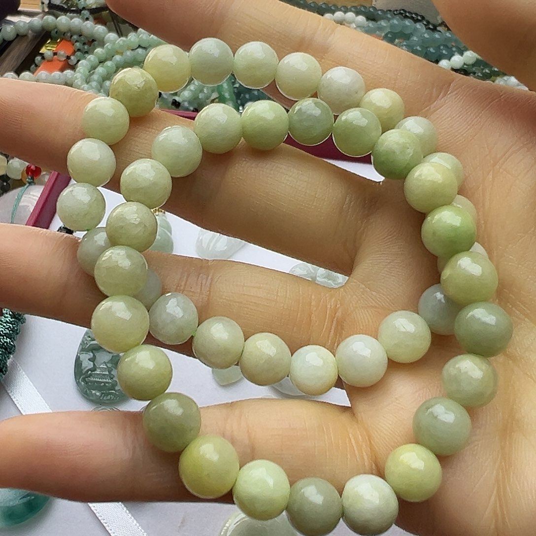 翡翠未镶嵌颈饰富贵