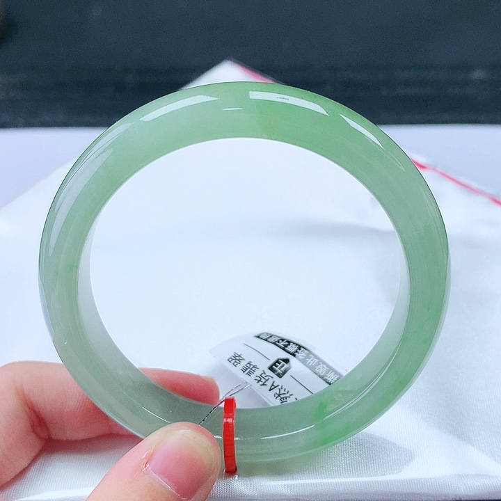 翡翠未镶嵌手镯54圈
