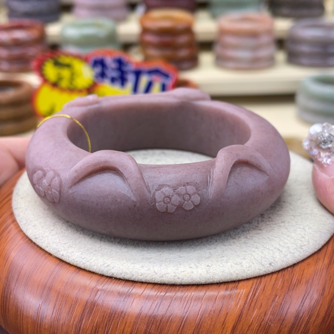 【闪购商品】石英质玉手镯未镶嵌钟**古