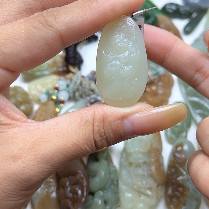 【闪购商品】和田玉未镶嵌颈饰L**i