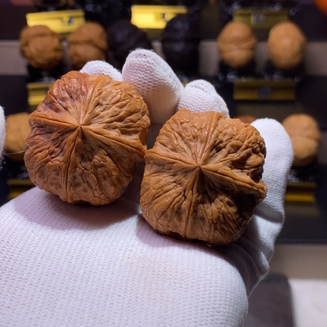 文玩核桃把件高山流水四棱39尺