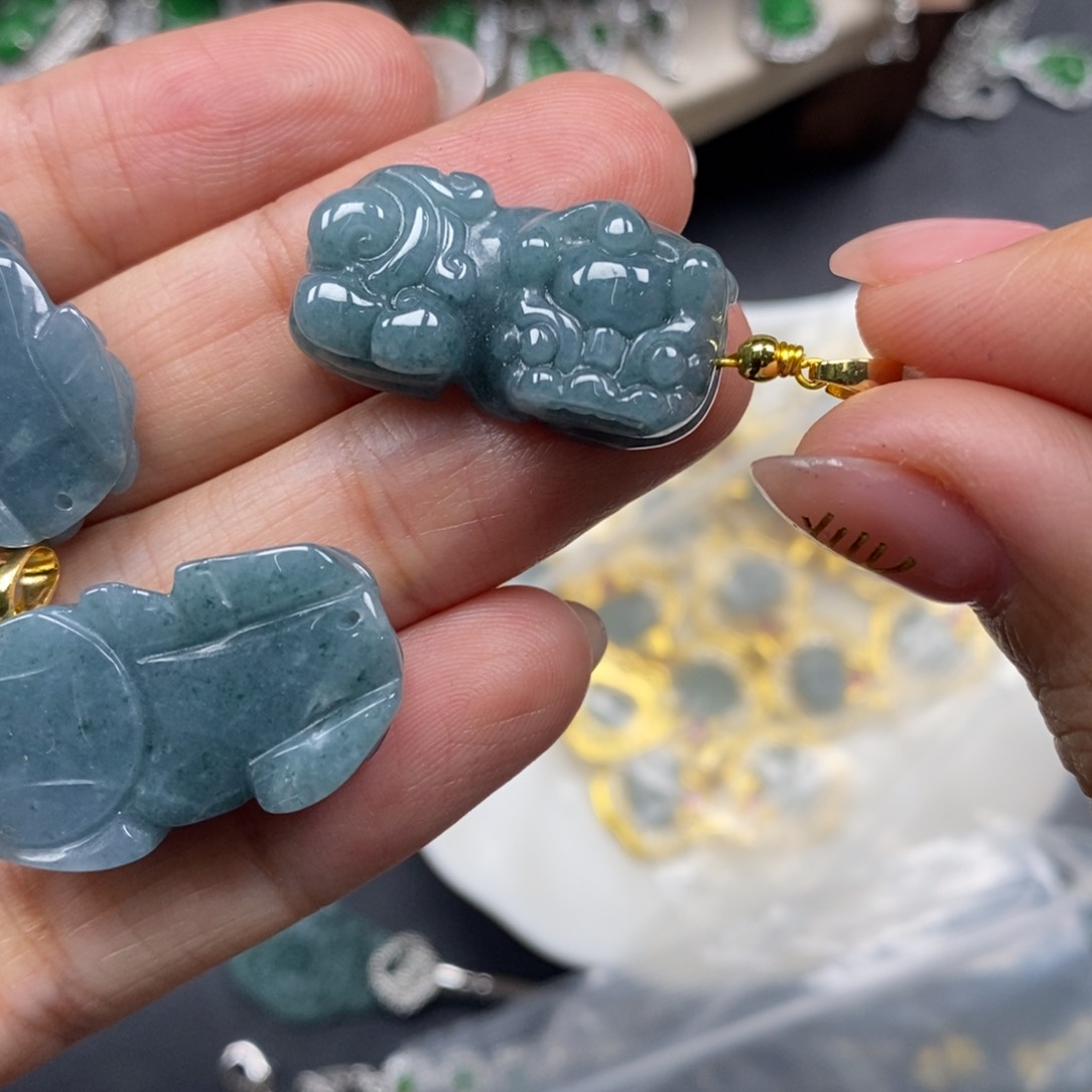 翡翠颈饰未镶嵌翡翠