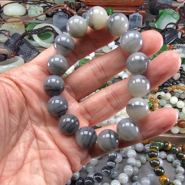 晚***苔和田玉未镶嵌挂件