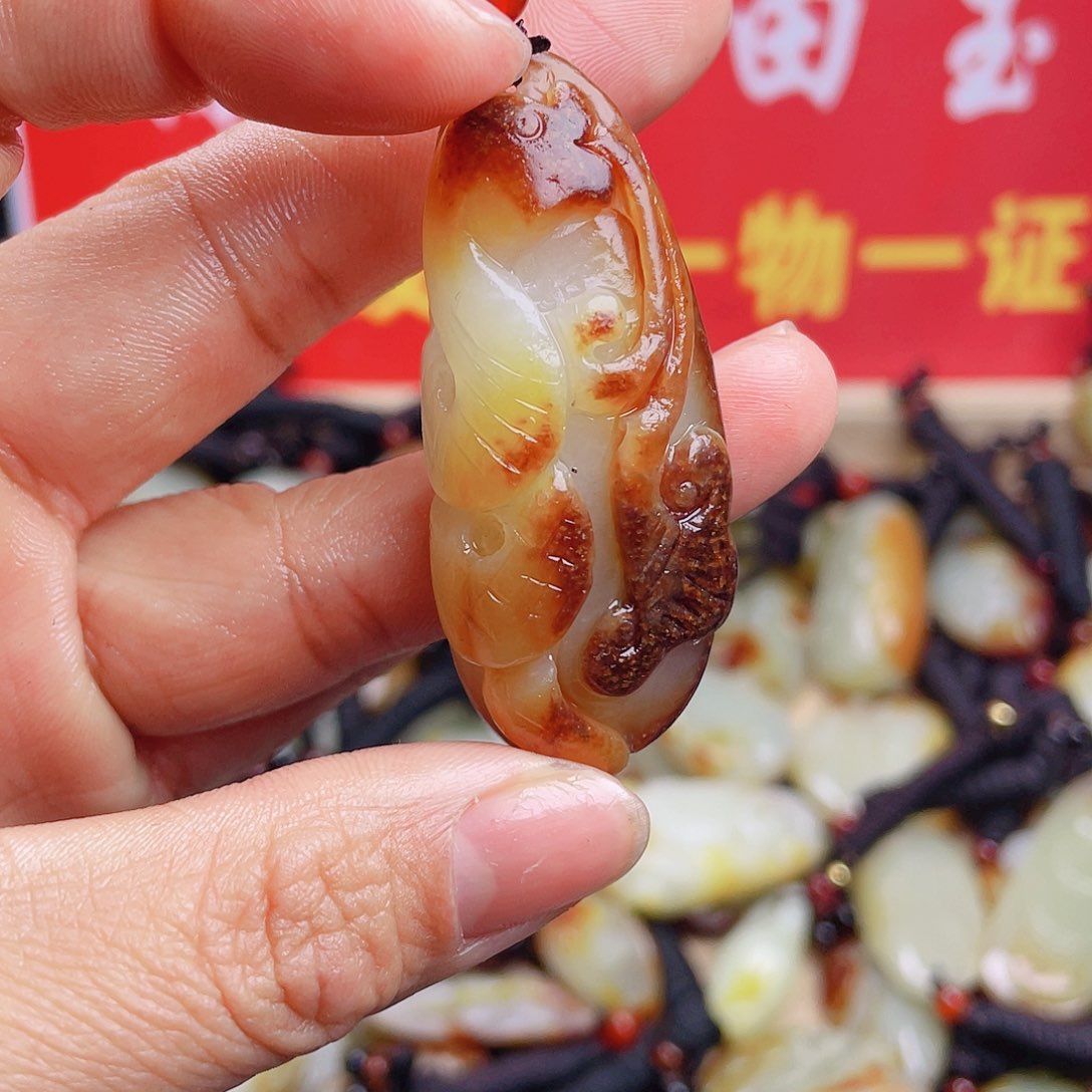 和田玉颈饰未镶嵌