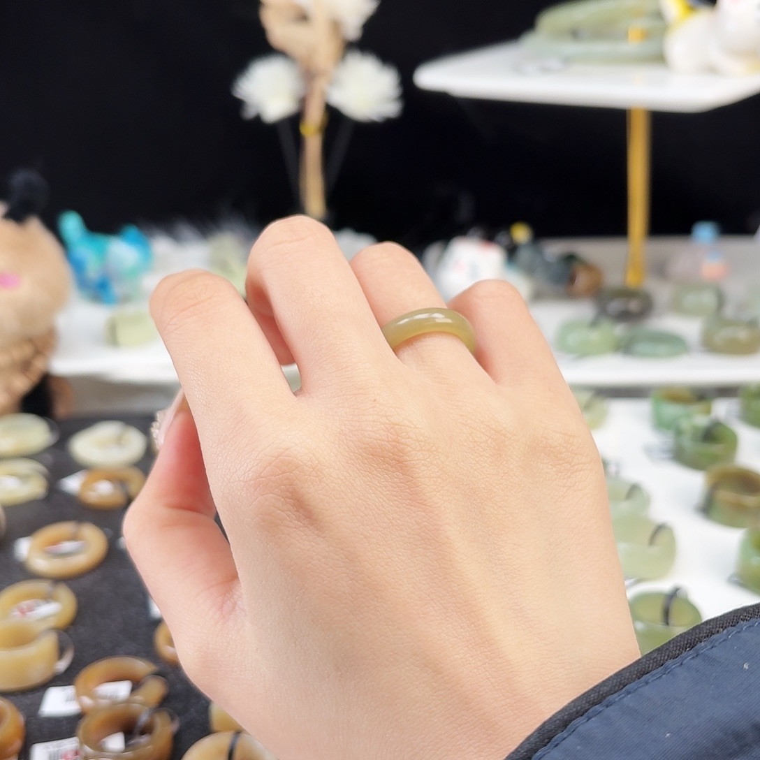 和田玉未镶嵌戒指P123糖色细条16.5不退换