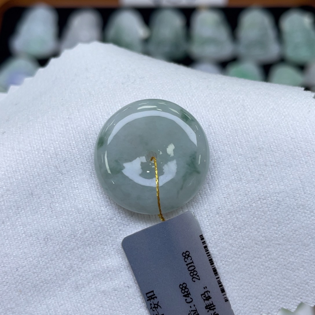 颈饰未镶嵌翡翠平安扣