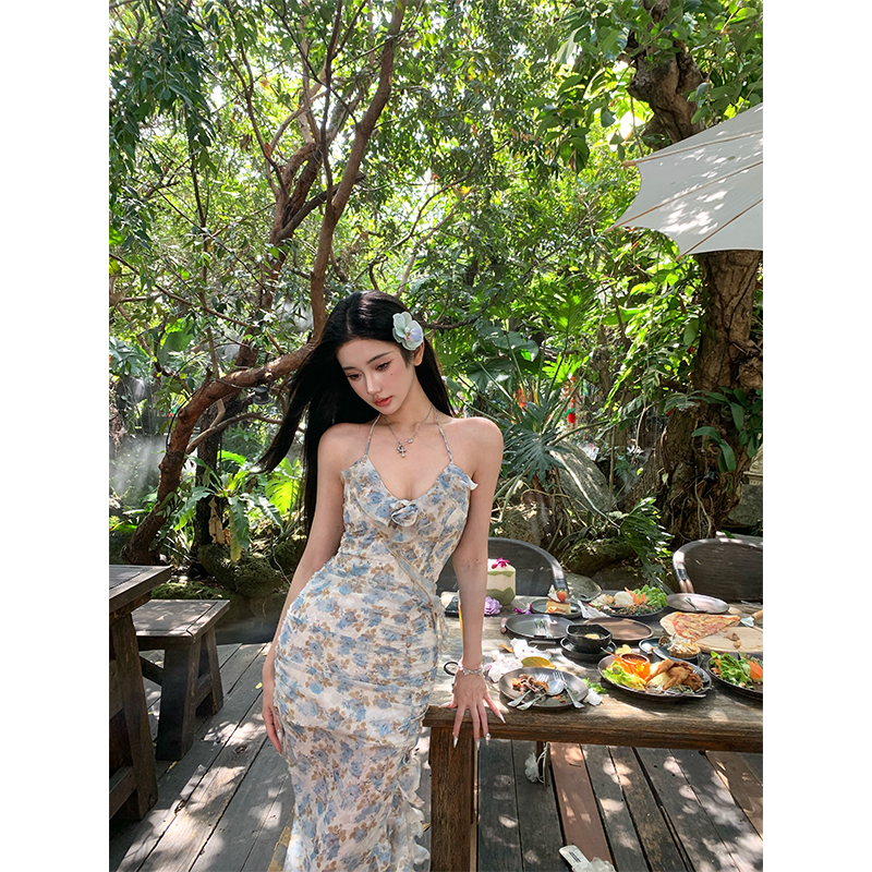 Barb Chill自在风雅 轻熟风不规则木耳边印花吊带连衣裙