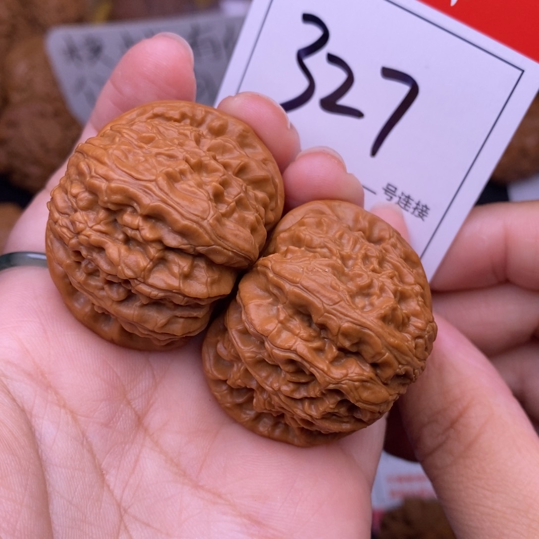 文玩核桃把件327闷尖白狮子头4.0