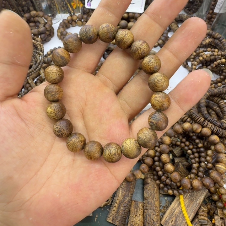 沉香沉香碎屑奇楠沉香乌身卡1.1单圈圆珠19颗10克