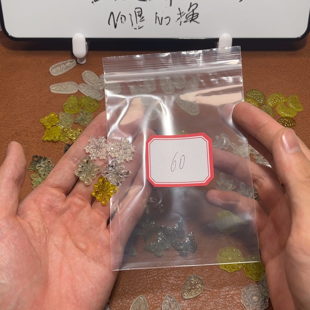 小***干蛇纹石玉合金颈饰
