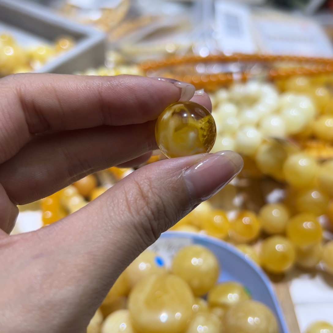 琥珀珠宝奇石未镶嵌