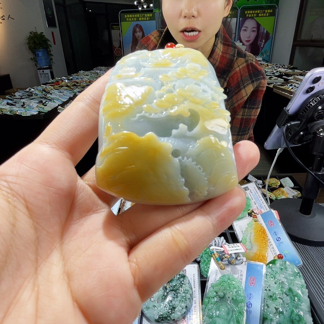 颈饰未镶嵌翡翠一