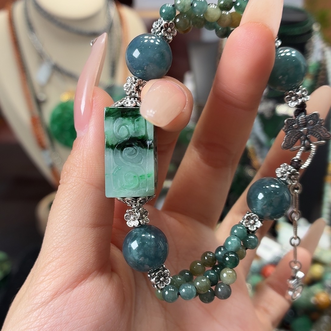 翡翠未镶嵌耳饰手串