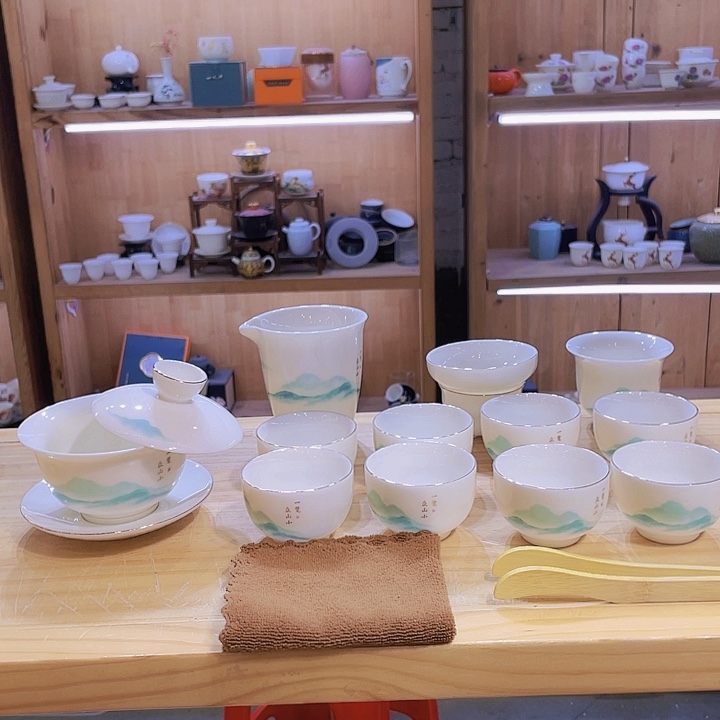 一览众山小羊脂玉套装