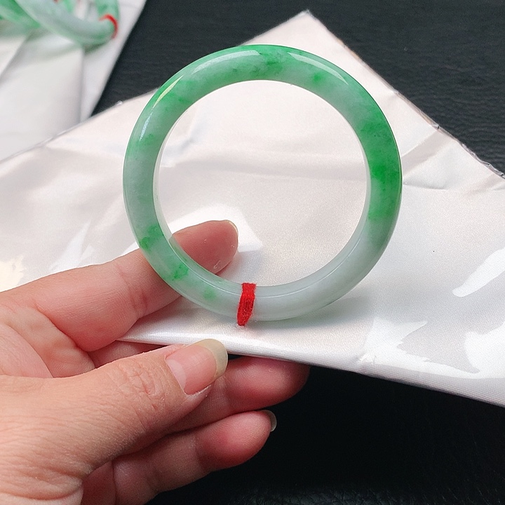 翡翠手镯未镶嵌翡翠007