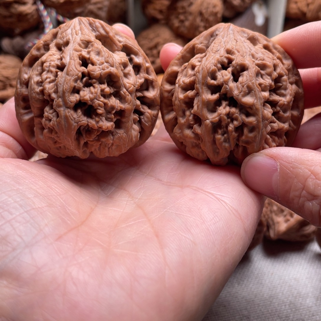 向****文玩核桃吊坠48粗筋