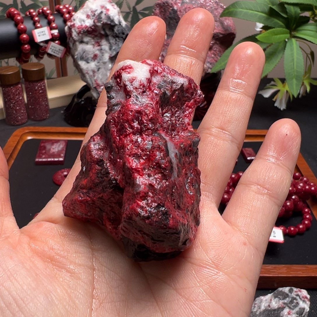 天然辰砂天然朱砂原石毛料