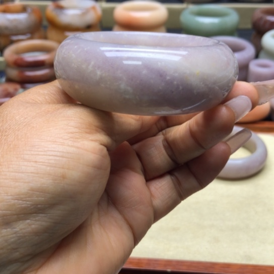 石英岩玉手镯未镶嵌