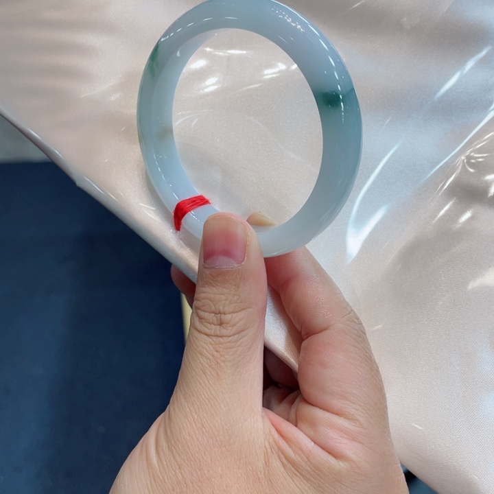 翡翠未镶嵌手镯手镯