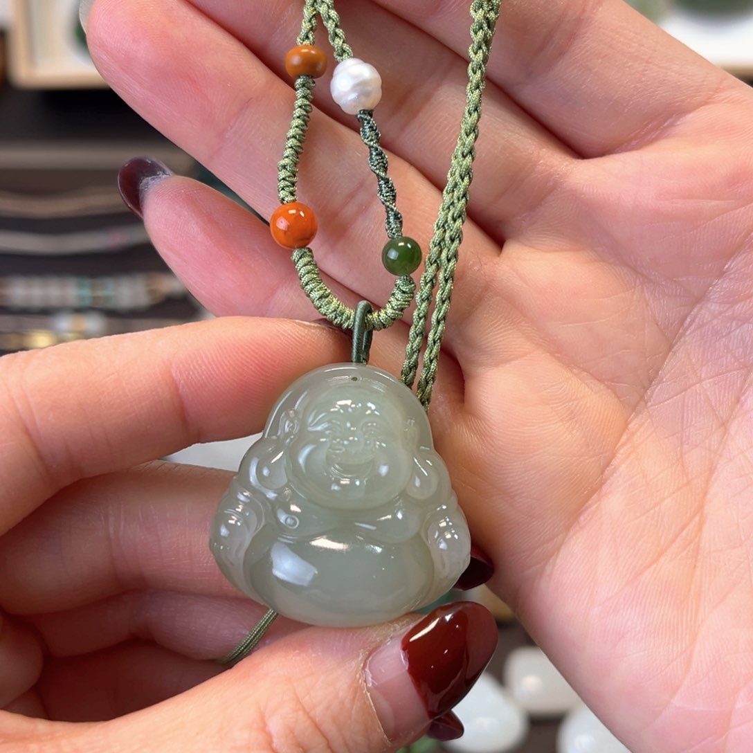 和田玉颈饰未镶嵌高冰厚装佛公