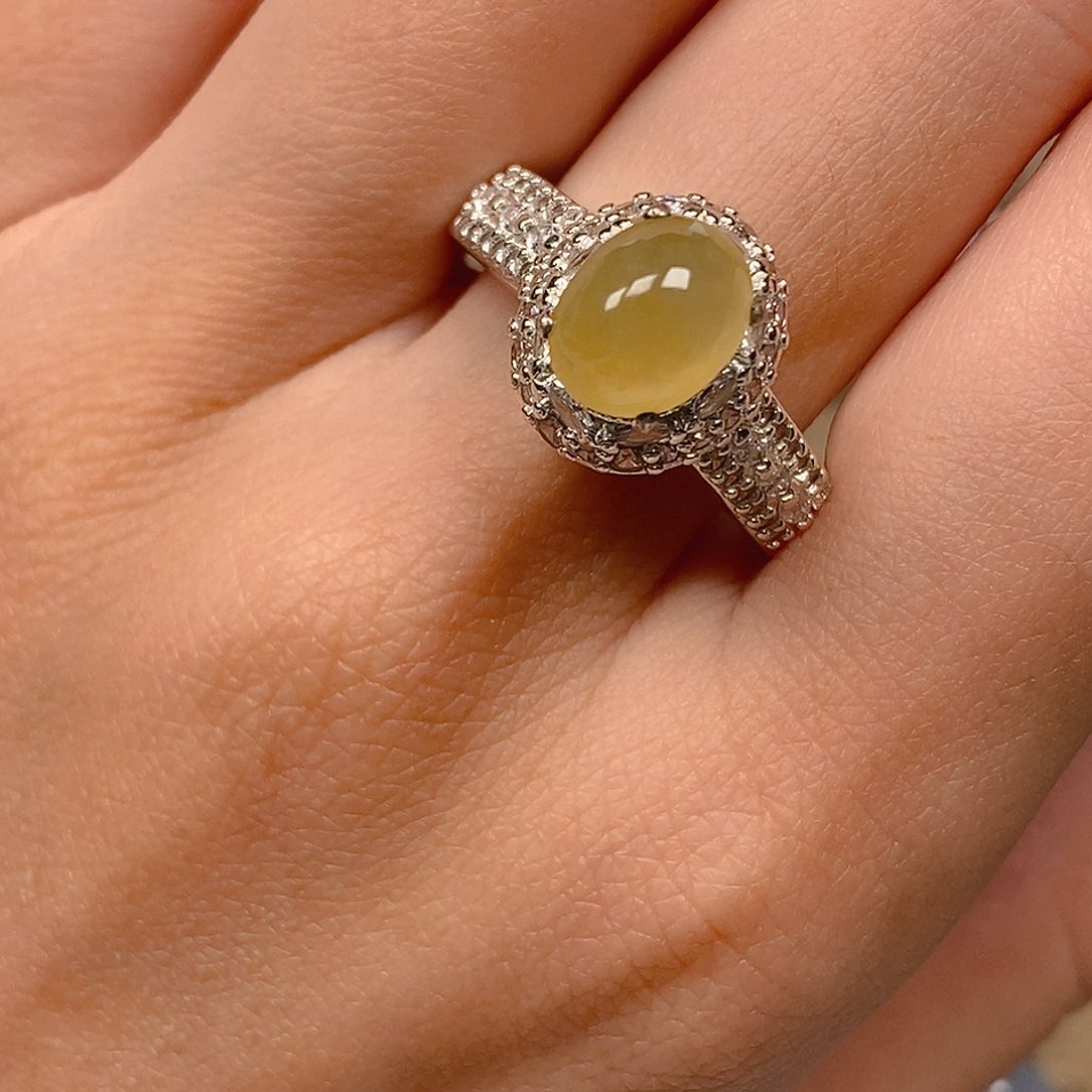 翡翠戒指未镶嵌冰黄