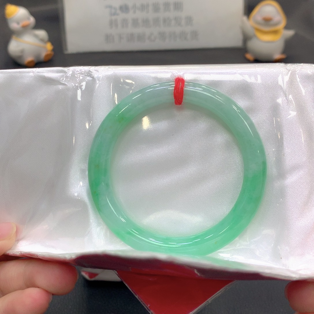 翡翠未镶嵌手镯53圆