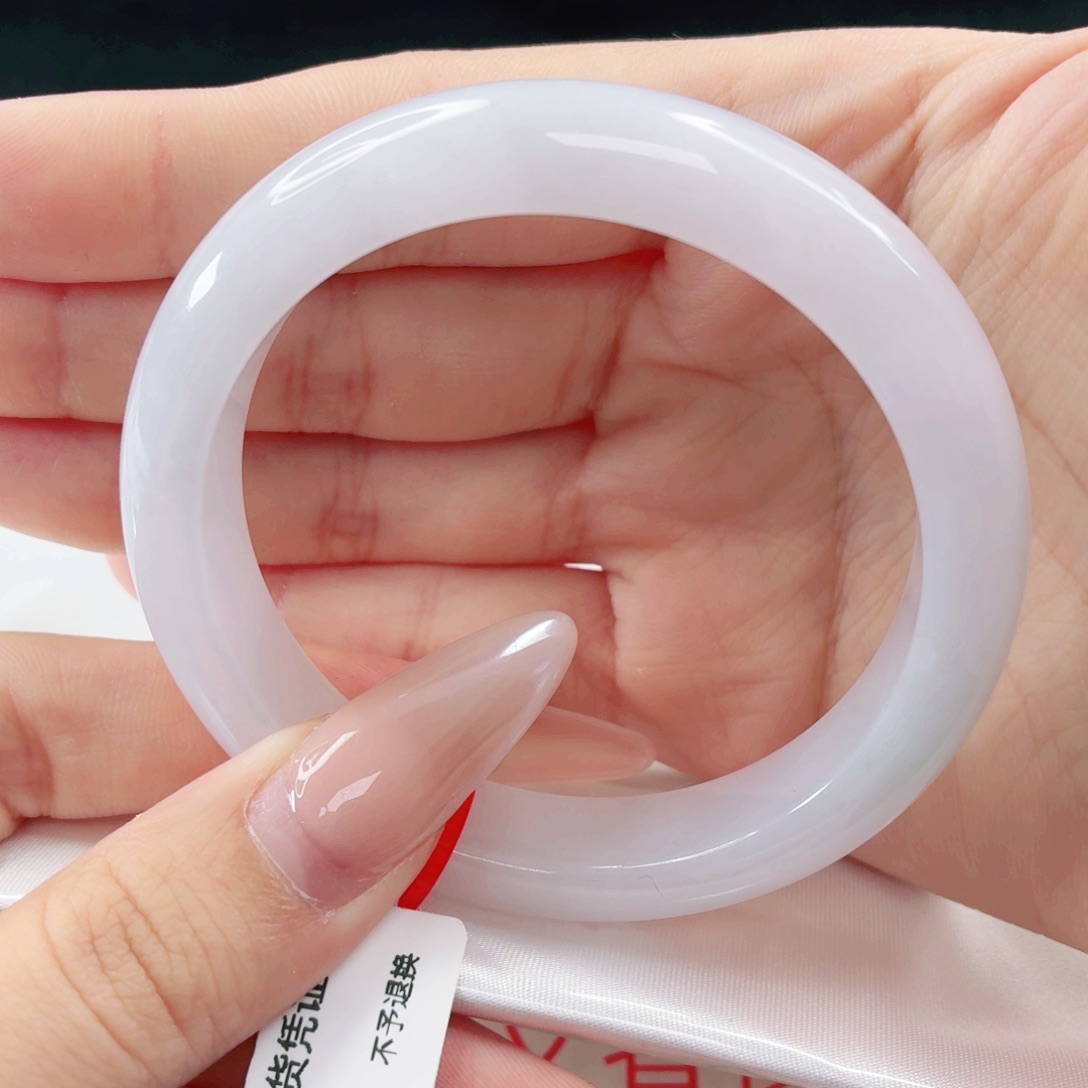 翡翠未镶嵌手镯56.7正圈