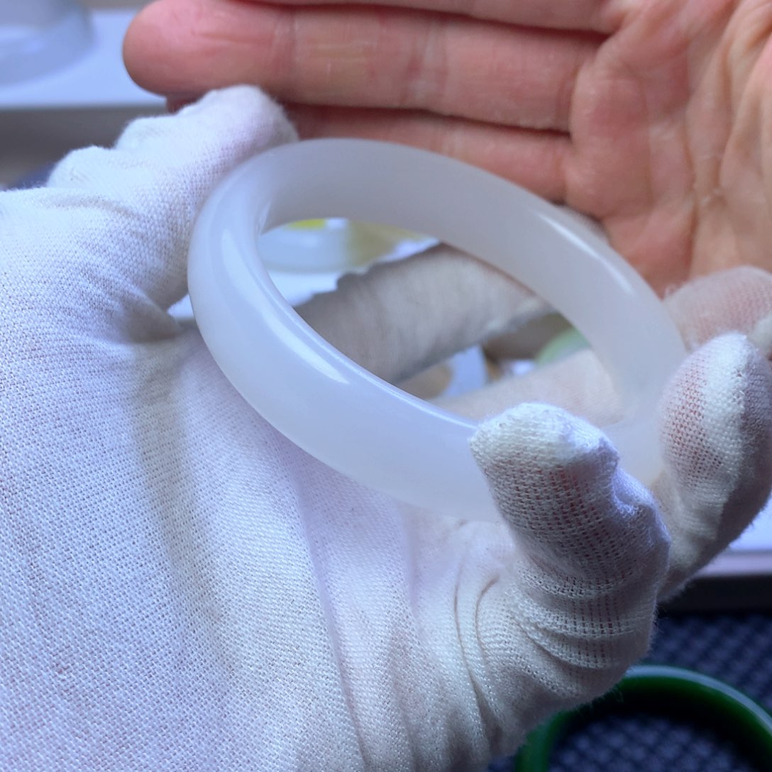 如****非金属小姐姐定向链接55圈口羊脂白色