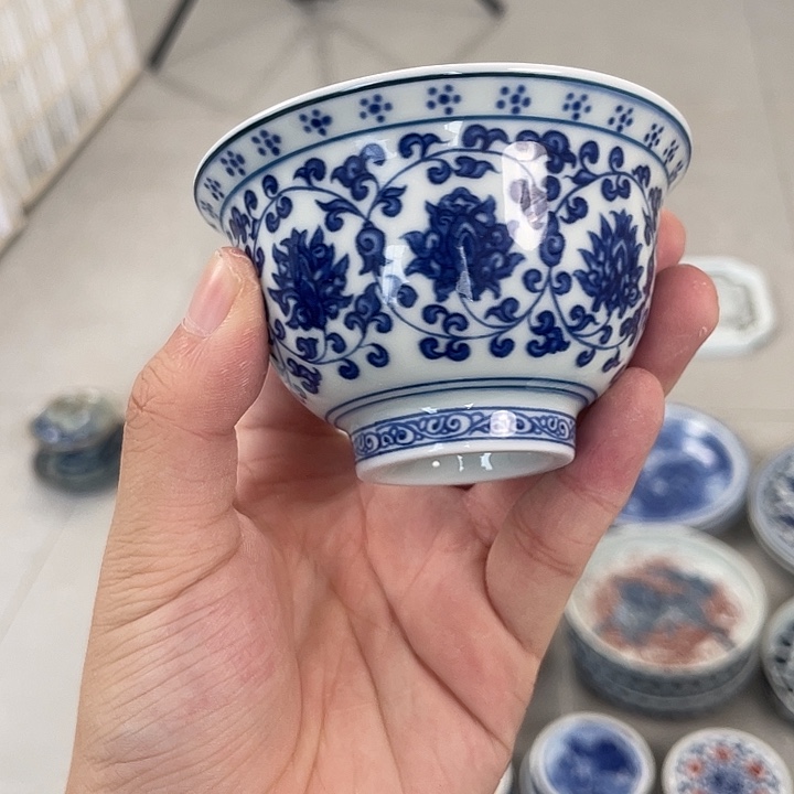 瓷片景德镇青花缠枝莲主人杯