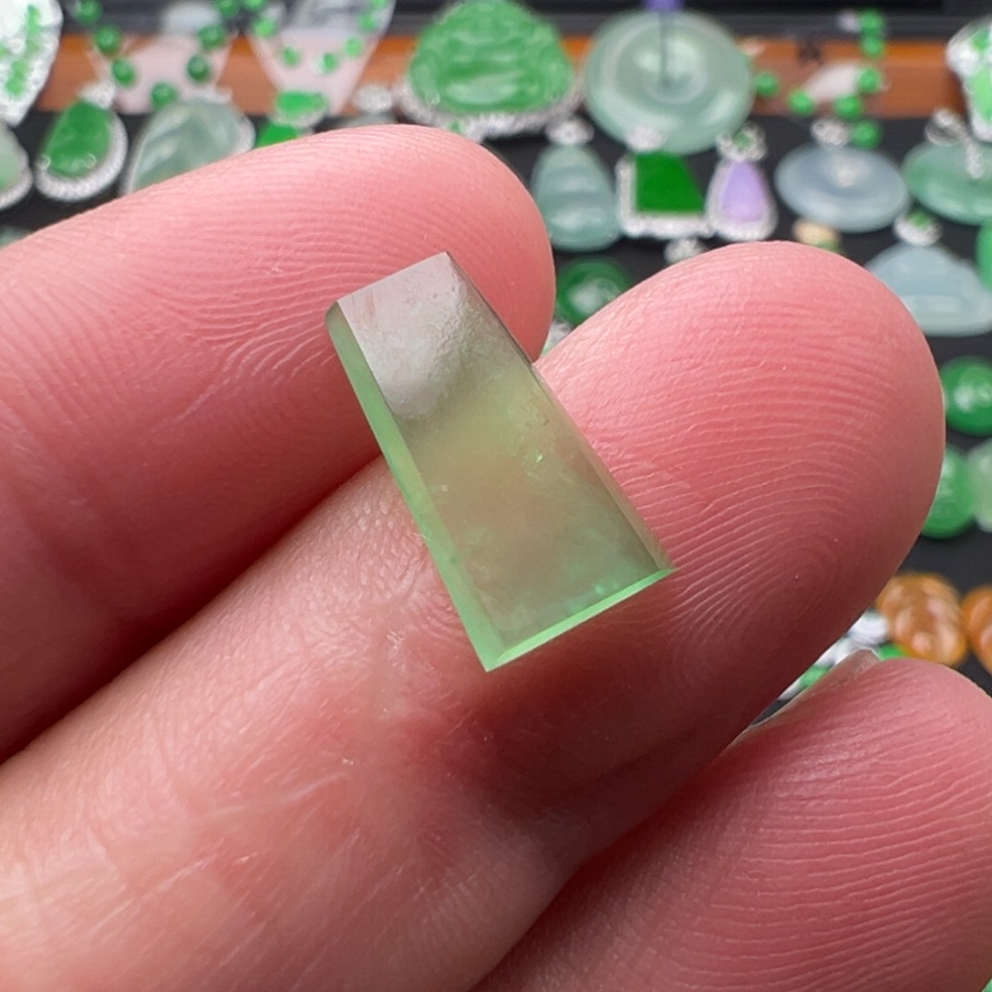 翡翠颈饰未镶嵌无事牌13.5