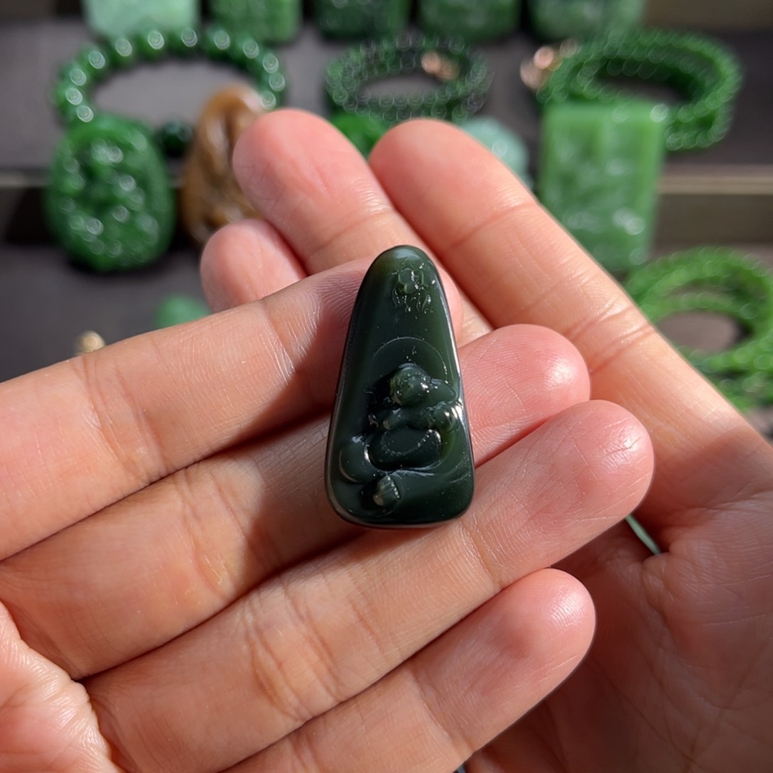 和田玉颈饰未镶嵌定制