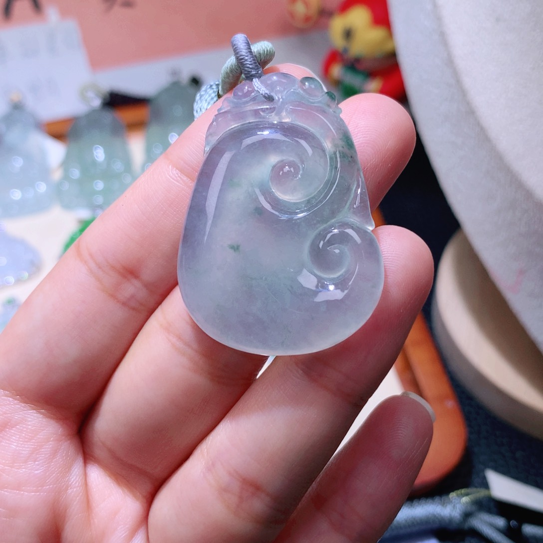 颈饰未镶嵌翡翠如意