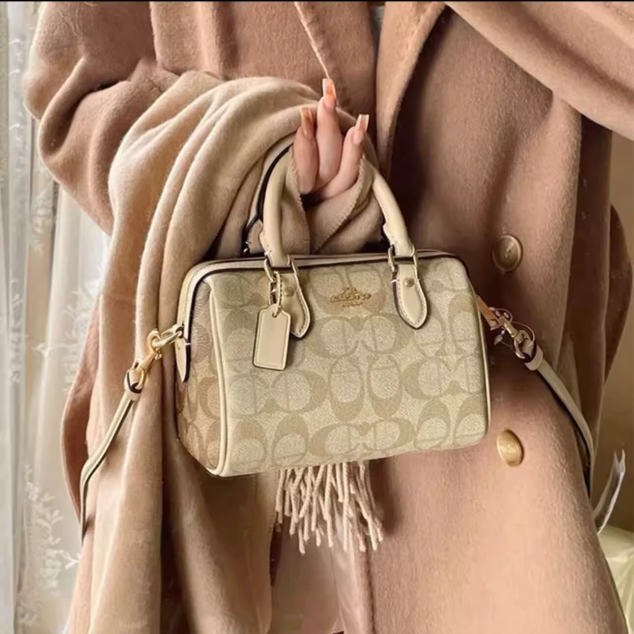 香港正品精选轻奢2025新款复古小众波士顿枕头包手提单肩斜挎女包