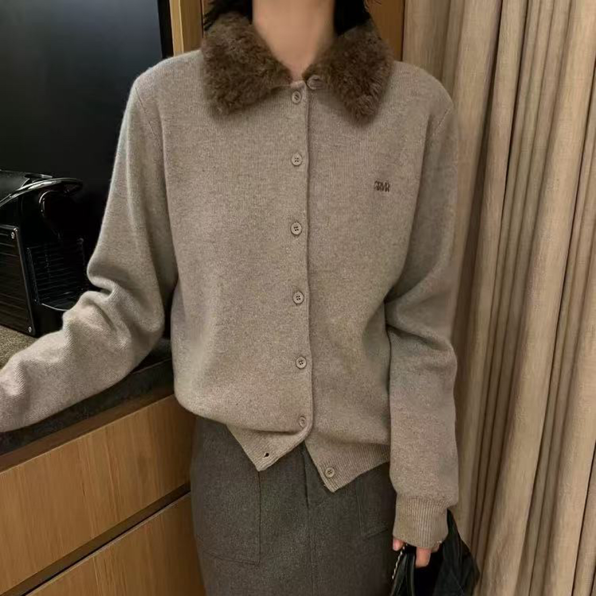 今年巨流行的毛领版针织开衫简约刺绣字母纯色毛衣外套女上衣6857